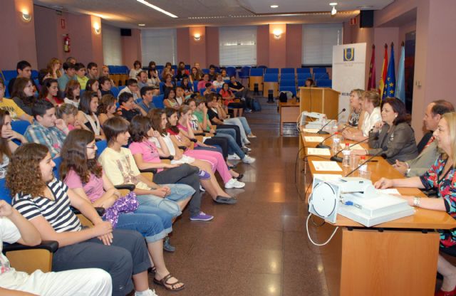 El Máster en Mediación de la Universidad de Murcia entregó los acreditaciones a los alumnos de Secundaria - 1, Foto 1
