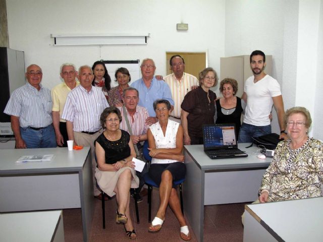 Clausura de cursos y talleres del programa de mayores - 2, Foto 2
