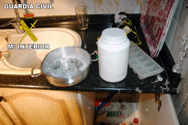 La Guardia Civil desmantela un laboratorio clandestino de corte de cocaína - 2, Foto 2