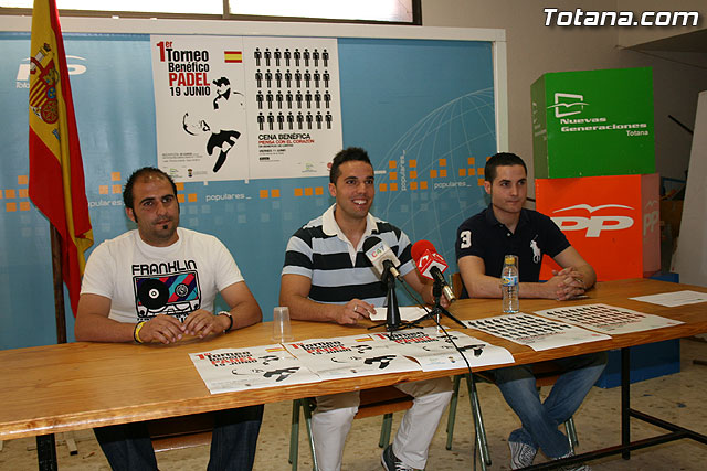 La renovada ejecutiva de Nuevas Generaciones del PP de Totana ha organizado una cena y un torneo de pdel benficos - 1