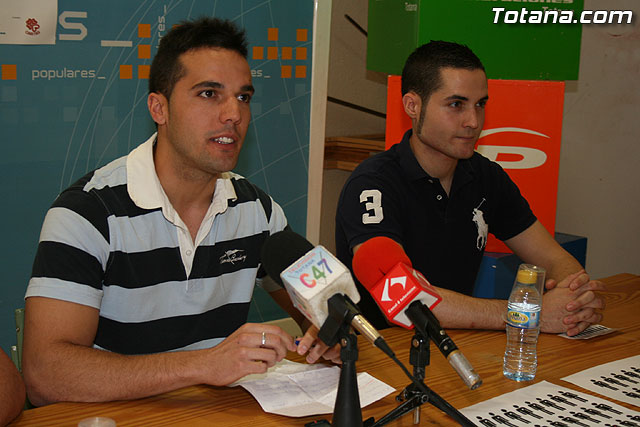 La renovada ejecutiva de Nuevas Generaciones del PP de Totana ha organizado una cena y un torneo de pdel benficos - 2