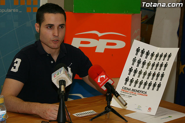 La renovada ejecutiva de Nuevas Generaciones del PP de Totana ha organizado una cena y un torneo de pdel benficos - 8