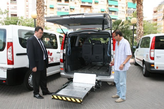Agricultura entrega una barredora autopropulsada - aspiradora al Ayuntamiento de Santomera - 2, Foto 2