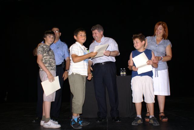 El Ayuntamiento entrega los diplomas de las II Jornadas de Educación Vial - 1, Foto 1