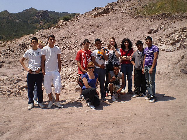 Los alumnos del Aula Ocupacional realizan una visita guiada al Yacimiento Argárico de La Bastida, Foto 1