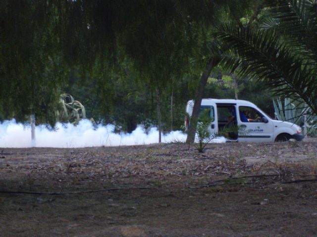 Blanca limpia su río de mosquitos - 1, Foto 1