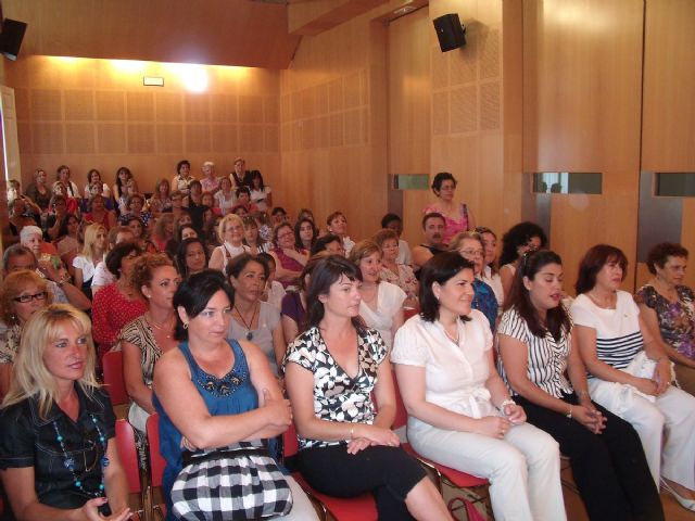Más de un centenar de mujeres ya tienen sus diplomas de Informática - 5, Foto 5