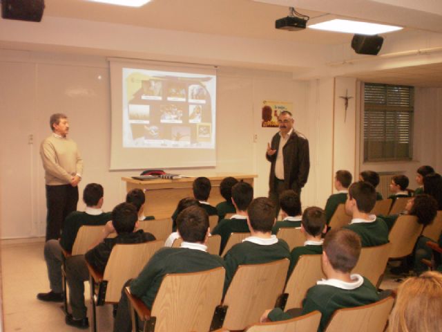 Polica y Guardia Civil ayudan a niños y jvenes a prevenir malos hbitos y mejorar la seguridad en los centros educativos - 2