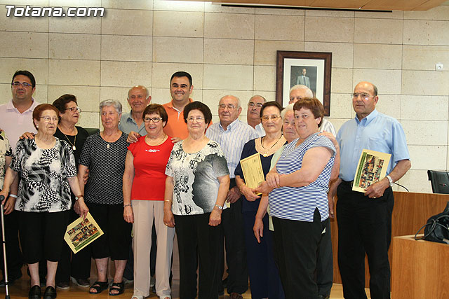 Los usuarios del Centro de Personas Mayores de El Paretn-Cantareros cierran el curso - 40