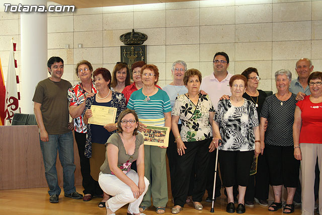 Los usuarios del Centro de Personas Mayores de El Paretn-Cantareros cierran el curso - 39