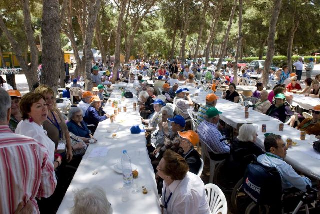 1.200 mayores celebraron su jornada de convivencia en Los Urrutias - 4, Foto 4