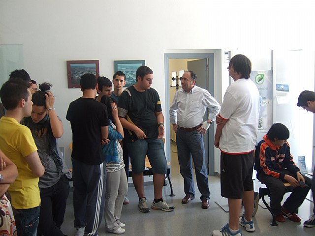 Más de medio centenar de alumnos del IES Prado Mayor de Totana participan en la jornada de puertas abiertas del Centro de Desarrollo Local, Foto 1