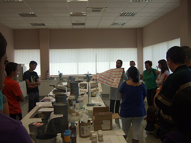 Más de medio centenar de alumnos del IES Prado Mayor de Totana participan en la jornada de puertas abiertas del Centro de Desarrollo Local, Foto 2