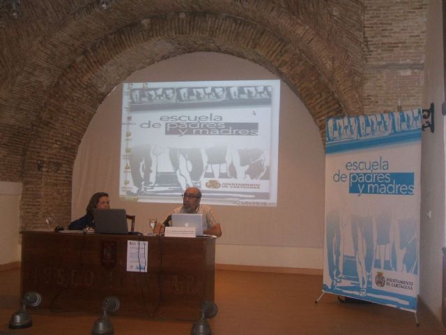 Clausurado el Programa de Escuela de Padres y Madres - 1, Foto 1