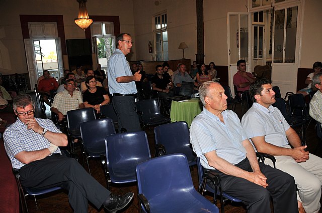 Agricultura inicia una ronda de reuniones con los productores de tomate para informarles sobre los programas de control biológico - 1, Foto 1