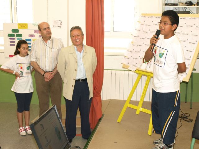 El concejal de Medio Ambiente inaugura las Jornadas Ambientales del colegio Juan XXIII - 2, Foto 2