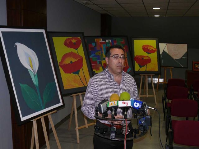 Francisco Abellán cede al ayuntamiento un total de quince cuadros para el centro social Roque Baños - 1, Foto 1