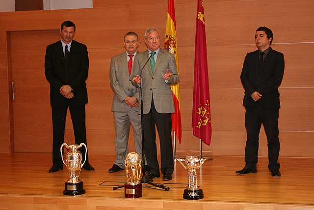 Valcárcel recibe a ElPozo Murcia Turística tras proclamarse por quinta vez campeón de la Liga de Fútbol Sala - 2, Foto 2