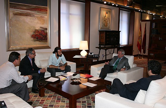 Valcárcel recibe a los coordinadores del Observatorio del Diseño y la Arquitectura de la Región - 1, Foto 1