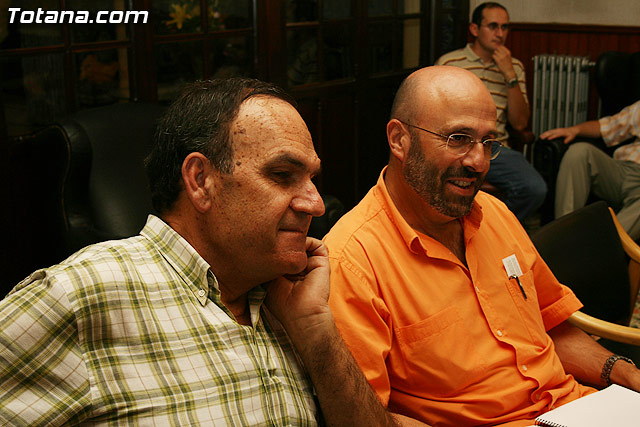 Autoridades municipales asisten a la presentacin de la “Gua Geolgica del Parque Regional de Sierra Espuña” - 5