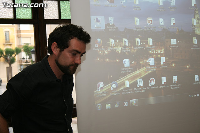 Autoridades municipales asisten a la presentacin de la “Gua Geolgica del Parque Regional de Sierra Espuña” - 6