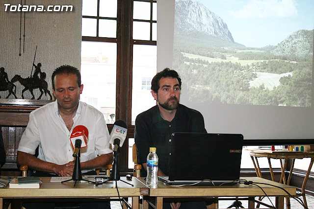 Autoridades municipales asisten a la presentacin de la “Gua Geolgica del Parque Regional de Sierra Espuña” - 10