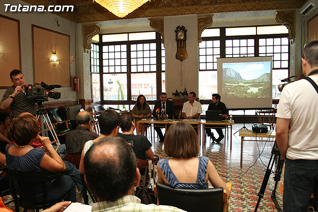 Autoridades municipales asisten a la presentacin de la “Gua Geolgica del Parque Regional de Sierra Espuña” - 17