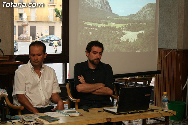 Autoridades municipales asisten a la presentacin de la “Gua Geolgica del Parque Regional de Sierra Espuña” - 18