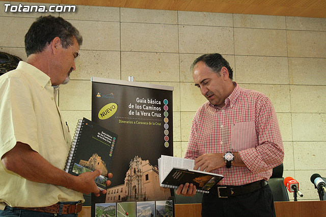 El Ayuntamiento colabora con la “Guia Bsica de los Caminos de la Vera Cruz” - 1