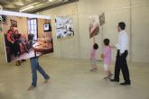 Inaugurada una exposición en la que se muestra la realidad social y el día a día de los vecinos de Dolores de Pacheco