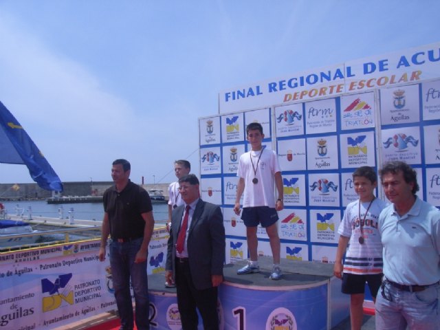 El Colegio Reina Sofia y Miguel Ángel Martínez Sánchez, del Colegio Santiago, se proclaman campeones regionales de acuatlon de deporte escolar, Foto 2