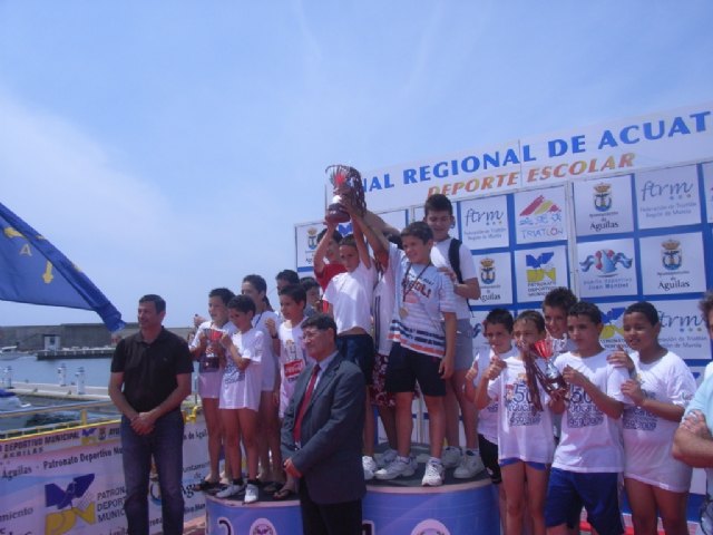 El Colegio Reina Sofia y Miguel Ángel Martínez Sánchez, del Colegio Santiago, se proclaman campeones regionales de acuatlon de deporte escolar, Foto 3