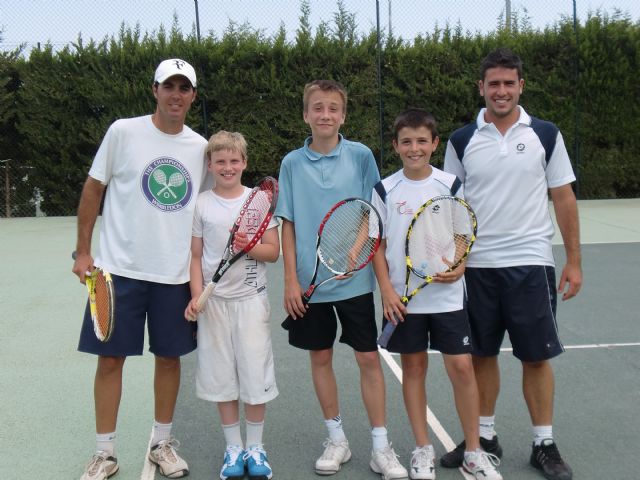 Jugadores britnicos entrenan en la Escuela del C. T. Totana. - 4