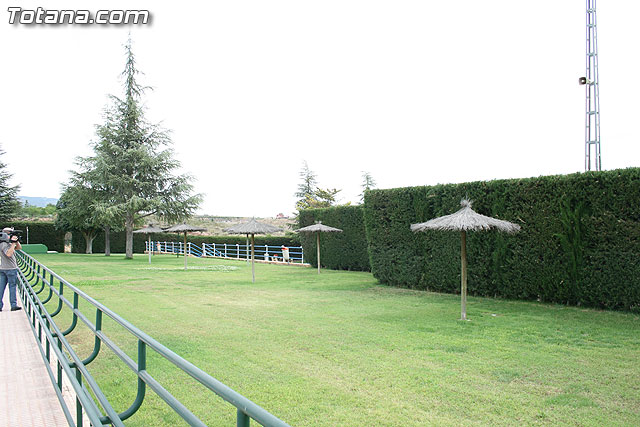 Mañana mircoles, da de la Regin, se abrirn las piscinas del polideportivo municipal 