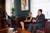 El Alcalde recibe al cónsul de Ecuador en su último día al frente de la misión diplomática