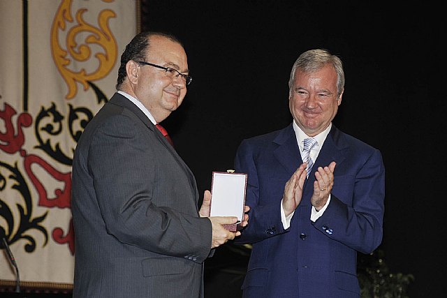 Valcárcel afirma que los estatutos de autonomía deben hacer más región, no menos España - 3, Foto 3