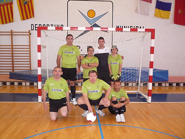 Los alumnos deportistas del Centro Ocupacional José Moya participan en el Campeonato Regional de Fútbol Sala, Foto 1