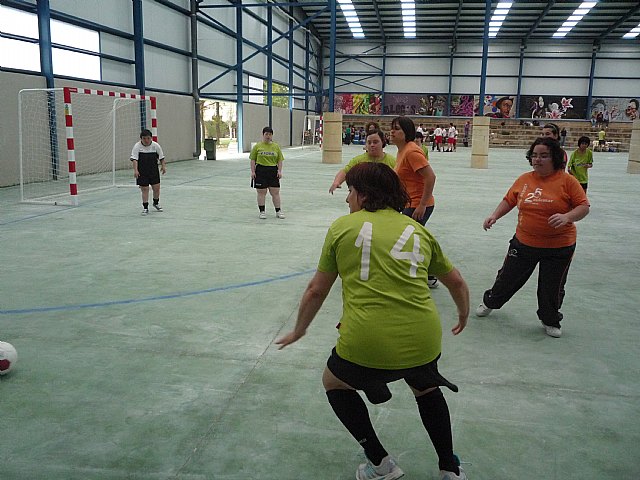 Los alumnos deportistas del Centro Ocupacional José Moya participan en el Campeonato Regional de Fútbol Sala, Foto 2