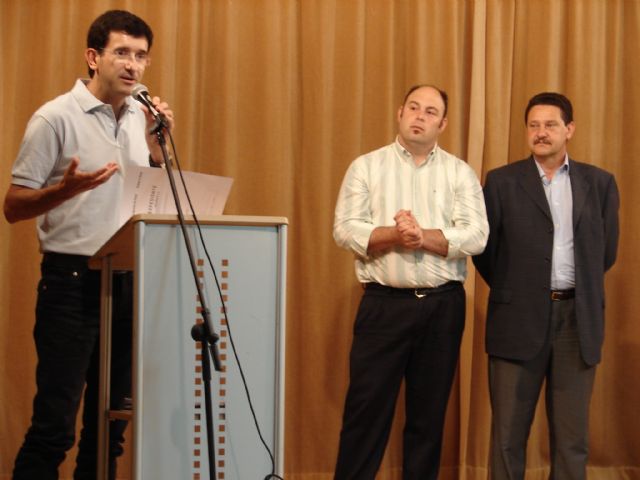 Entregan los diplomas de los cursos y talleres organizados por la Concejalía de Cultura durante la temporada 2009-2010 - 1, Foto 1