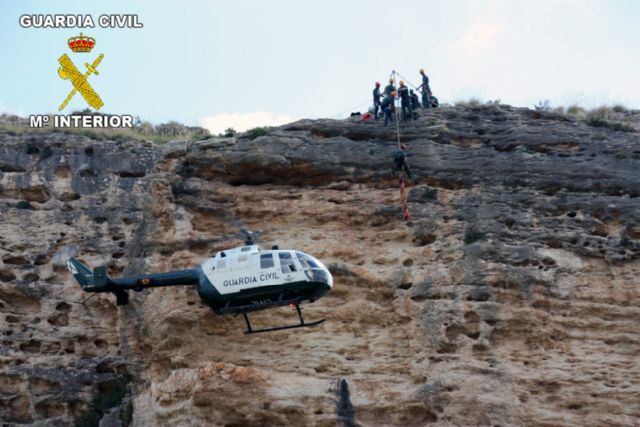 Los Servicios de Montaña y Aéreo de la Guardia Civil realizan un simulacro de rescate en la Región de Murcia - 1, Foto 1