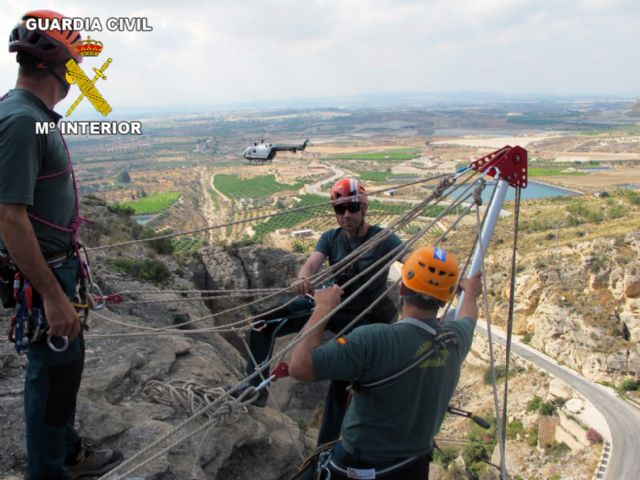 Los Servicios de Montaña y Aéreo de la Guardia Civil realizan un simulacro de rescate en la Región de Murcia - 2, Foto 2