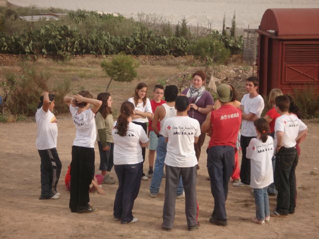 Jornada de Convivencia de Cruz Roja Juventud de Águilas y Molina de Segura en la Playa de Calarreona - 1, Foto 1