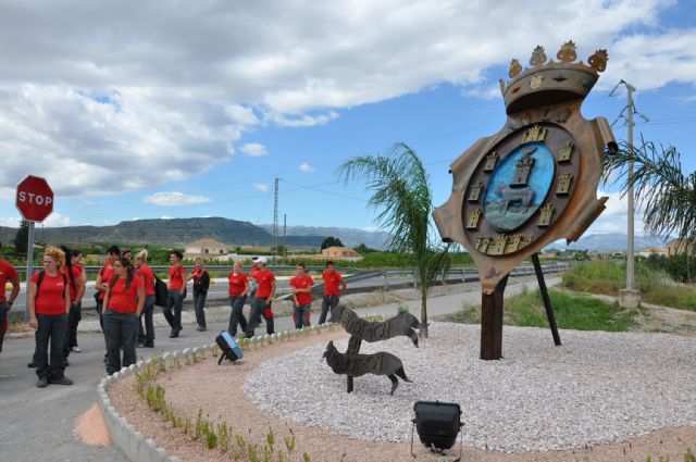 Un gran escudo de Mula realizado por la Escuela Taller preside la entrada a la ciudad - 1, Foto 1