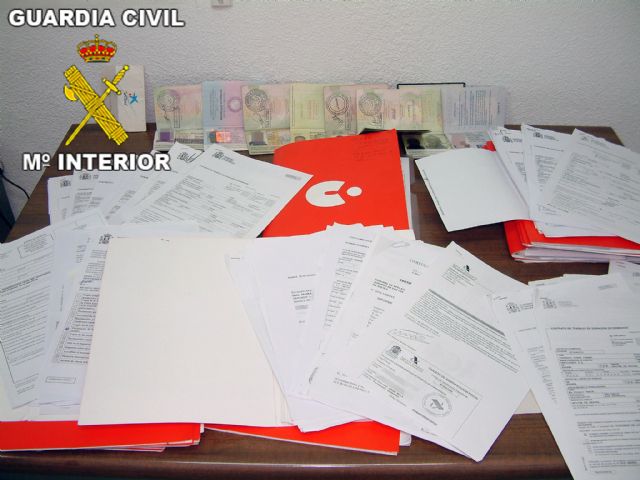 La Guardia Civil desmantela una organización dedicada a cometer fraudes a la Hacienda Pública y la Seguridad Social - 1, Foto 1