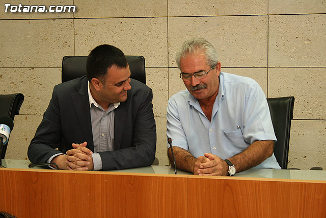 Las obras de construccin de la Escuela Municipal de Padres y la cubricin de la pista polideportiva del C.P. 