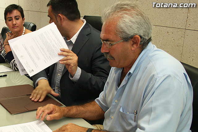 Las obras de construccin de la Escuela Municipal de Padres y la cubricin de la pista polideportiva del C.P. 