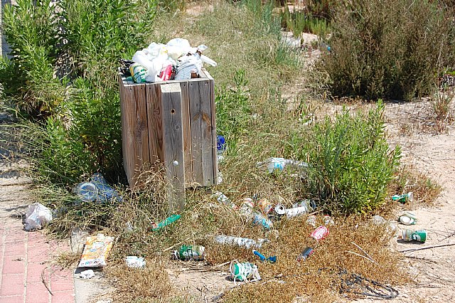 Papeleras sin recoger, Foto 2