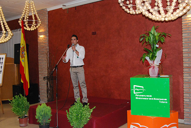 Nuevas Generaciones recauda alrededor de 600 euros en la cena benfica a favor de Critas Interparroquial - 2