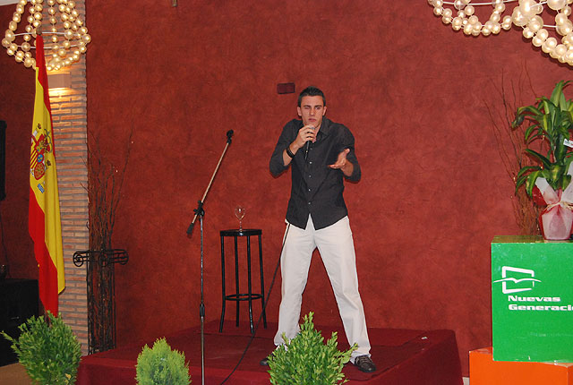 Nuevas Generaciones recauda alrededor de 600 euros en la cena benfica a favor de Critas Interparroquial - 4