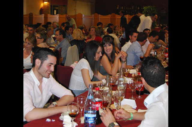 Nuevas Generaciones recauda alrededor de 600 euros en la cena benfica a favor de Critas Interparroquial - 6